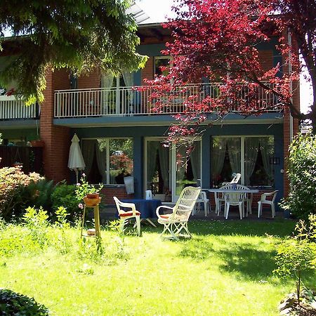 Chez Jean Et Daisy Panzió Riehen Kültér fotó